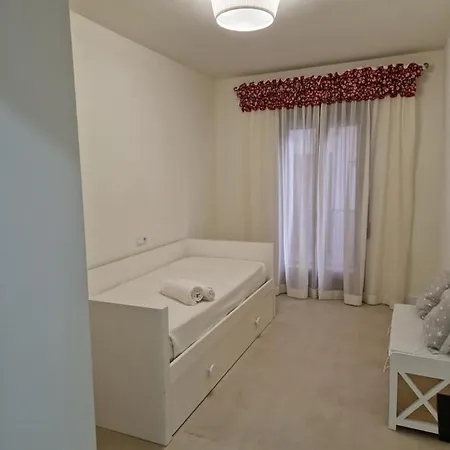 V27 Apartment *